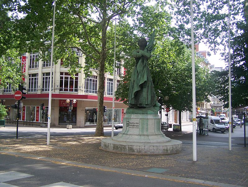 The statue of La Sasson in the city of Chambéry, Savoie, France. Author: Florian Pépellin